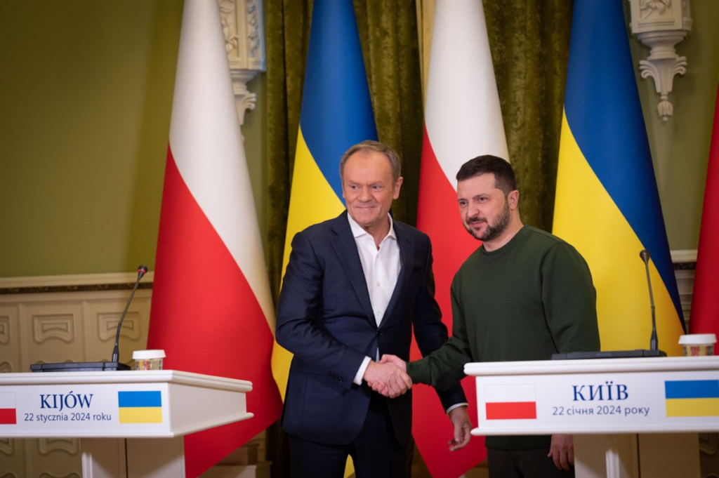 zelenski-tusk-ile-ukrayna-abd-rusya-uclu-toplanti-hazirliklarini-gorustu-DVsP6L7v